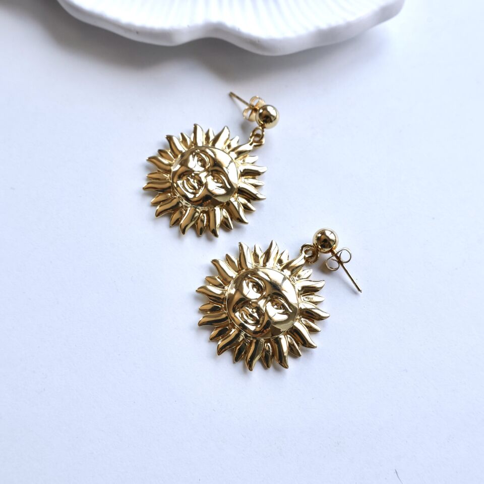 Çelik Güneş Küpe