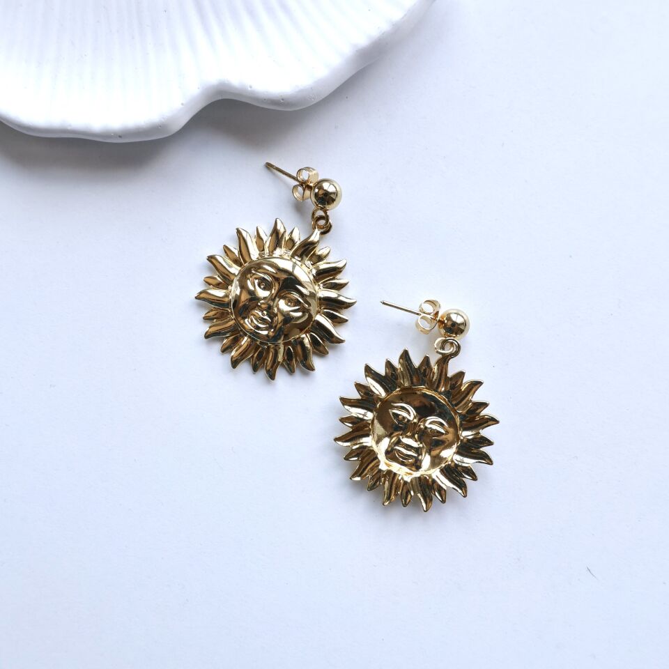 Çelik Güneş Küpe