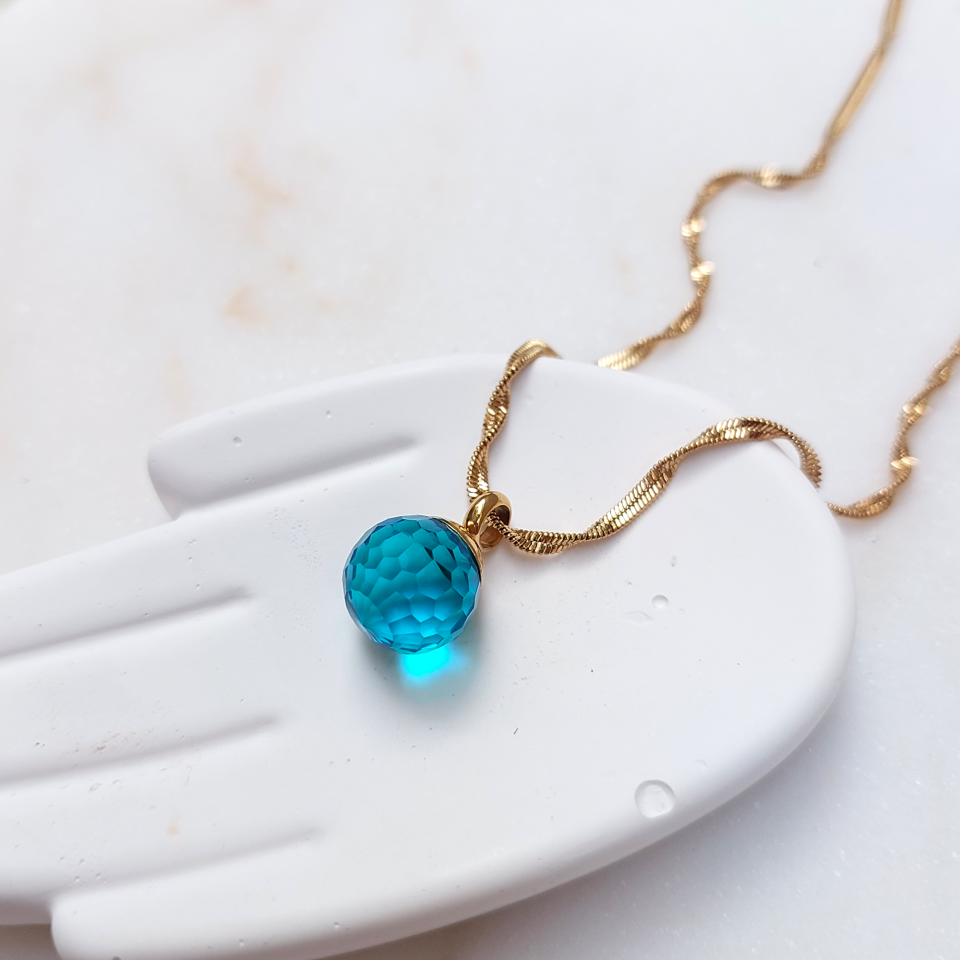 Çelik Kristal Kolye