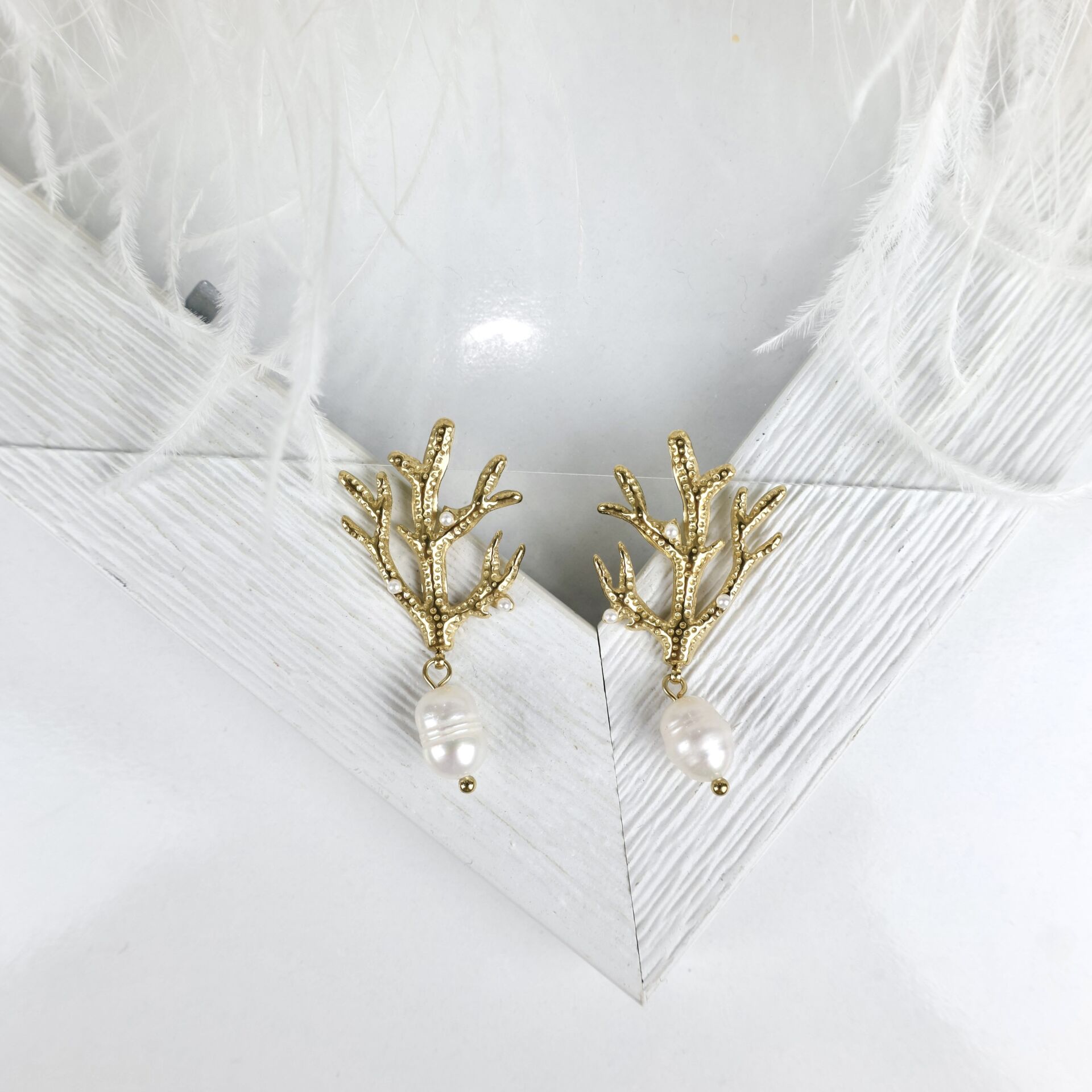 Çelik İnci Detay Dal Küpe