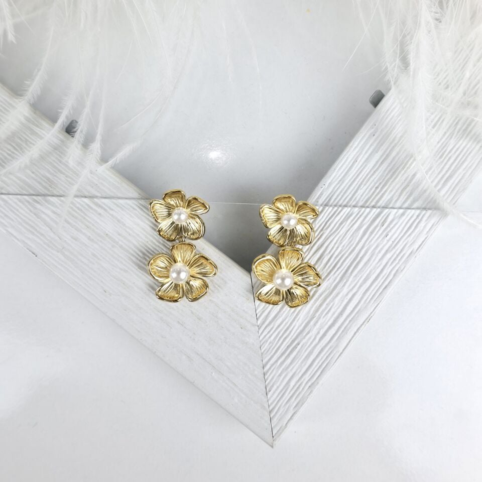 Çelik İnci Detay Çiçek Küpe