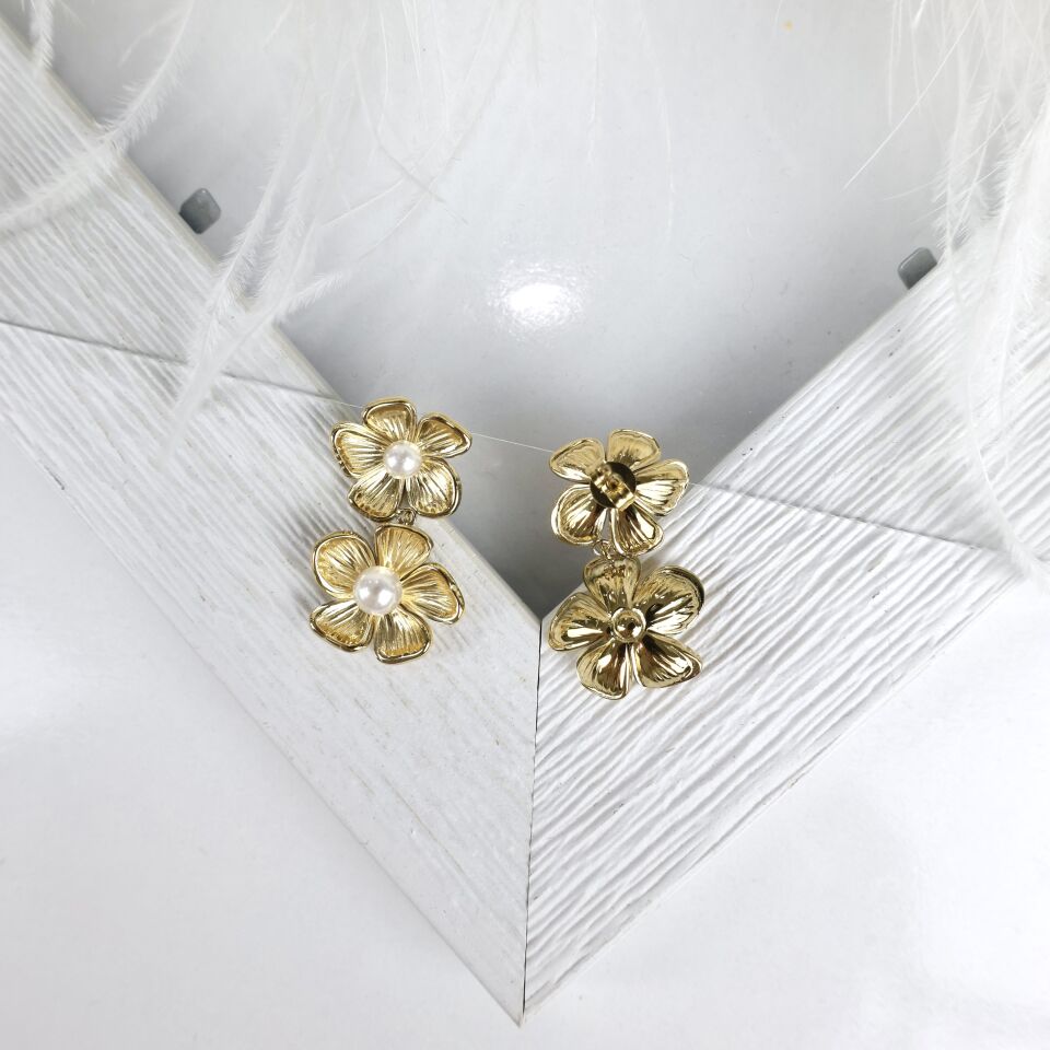 Çelik İnci Detay Çiçek Küpe