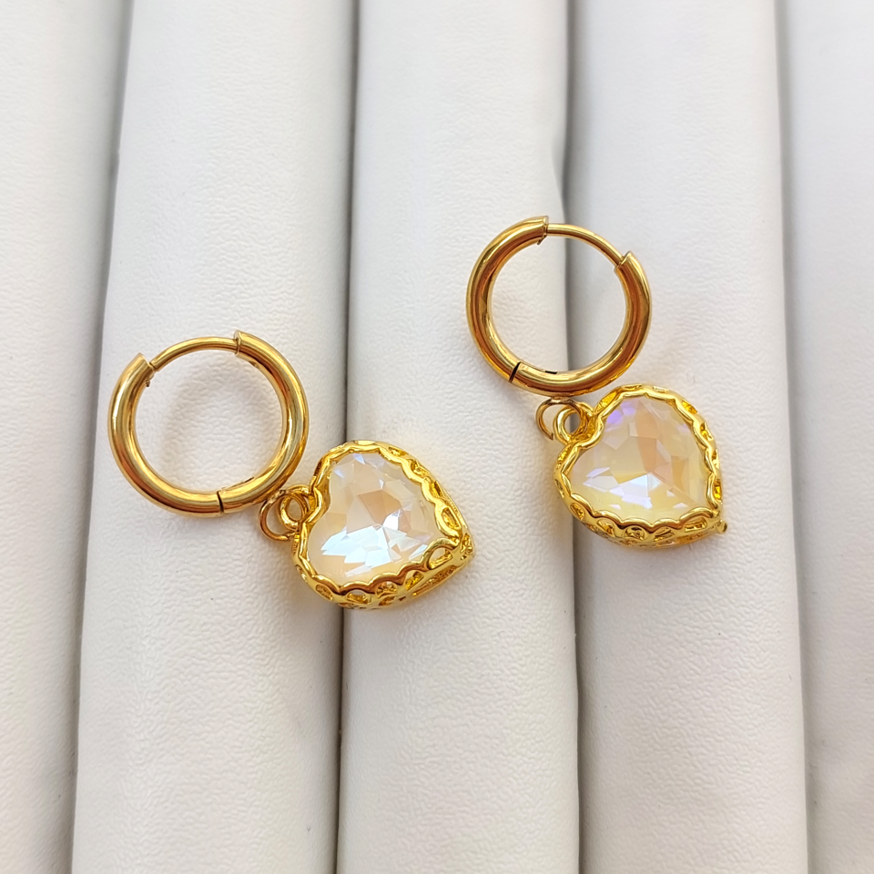 Çelik Kristal Krem Kalp Küpe