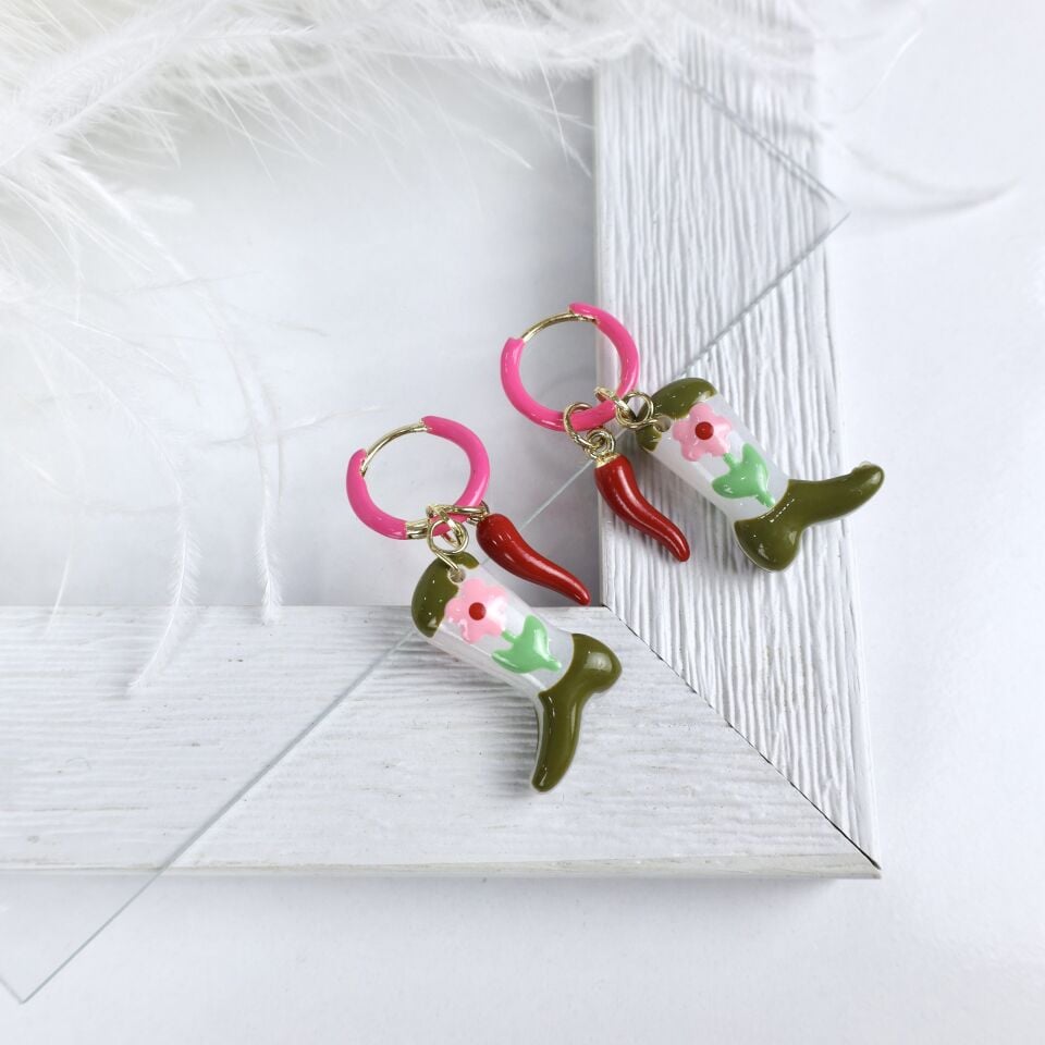 Çiçekli Çizme Küpe