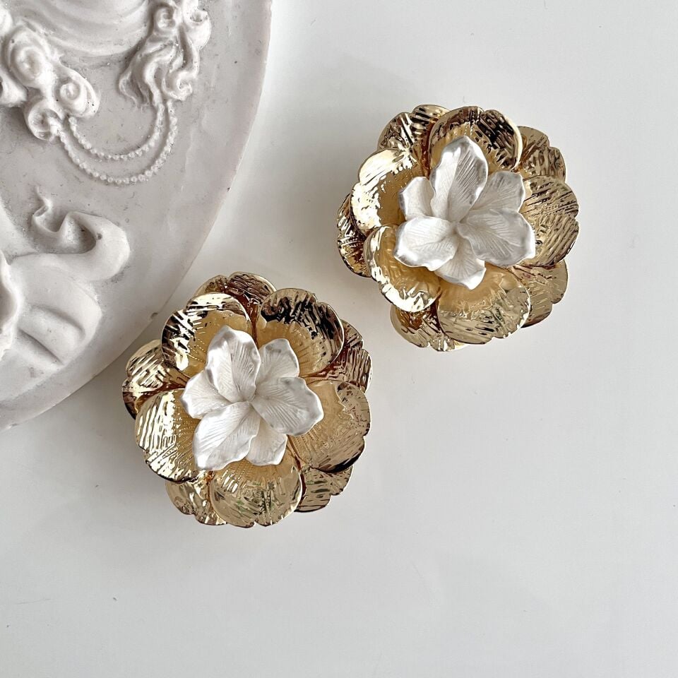 Özel Seri Beyaz Çiçek Küpe