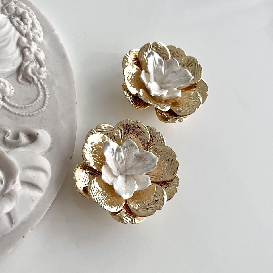 Özel Seri Beyaz Çiçek Küpe