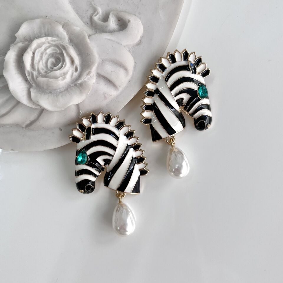 İnci Detay Zebra Küpe