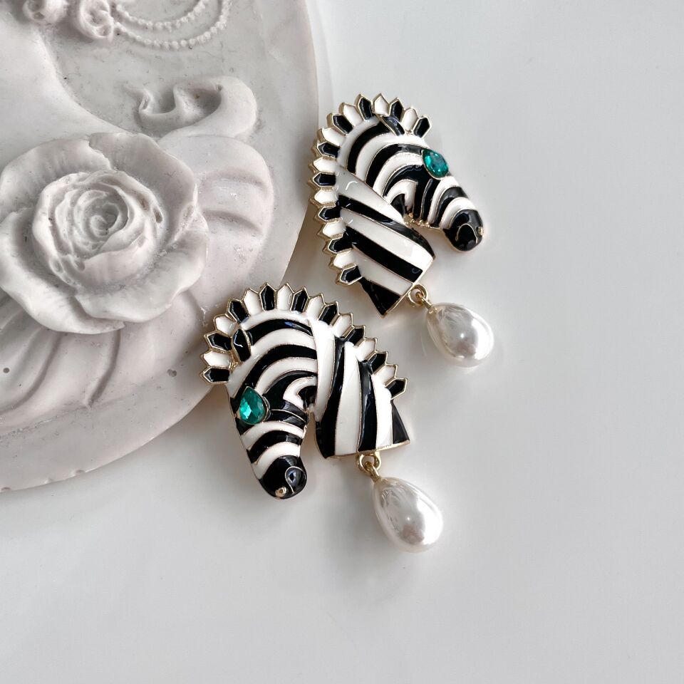 İnci Detay Zebra Küpe