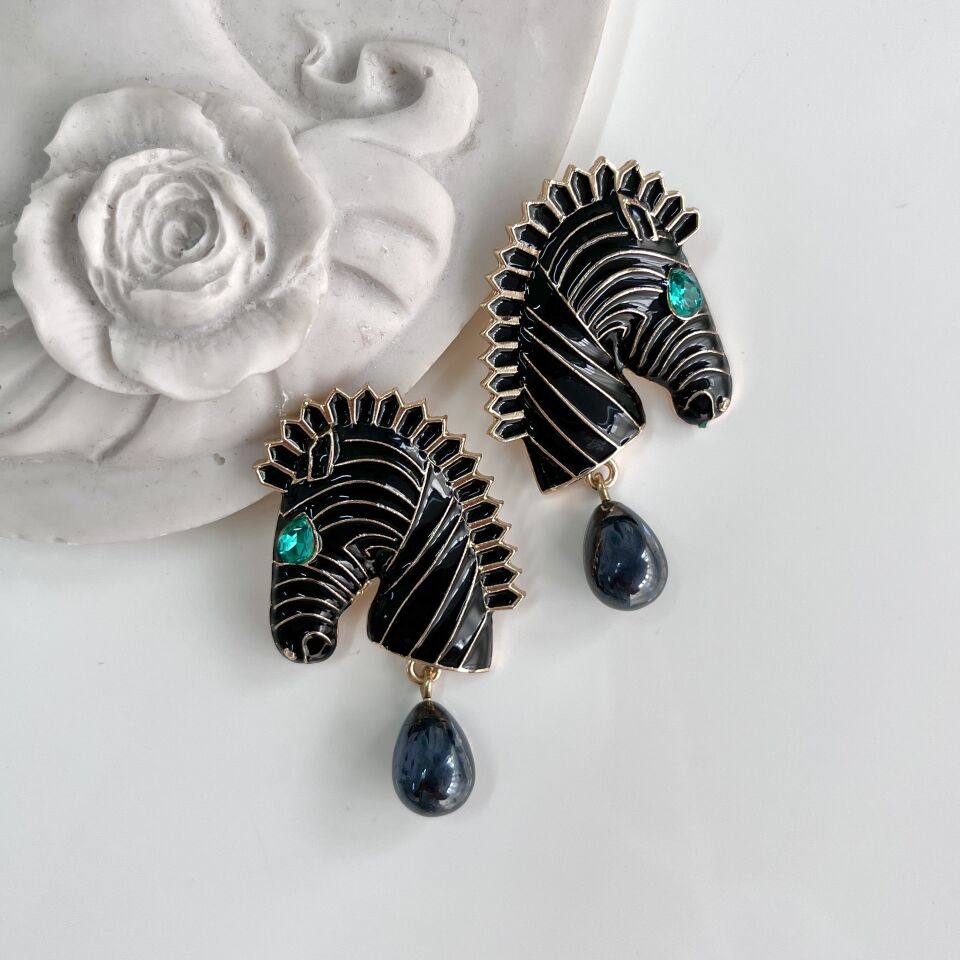 İnci Detay Zebra Küpe