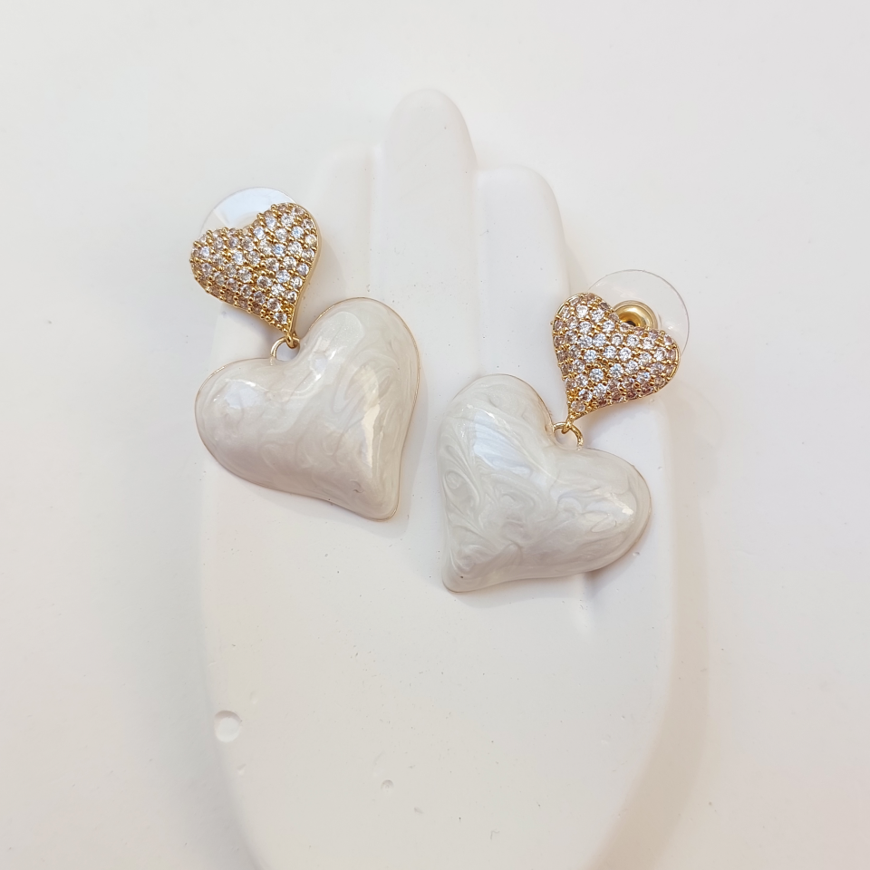 Özel Seri Krem Kalp Küpe