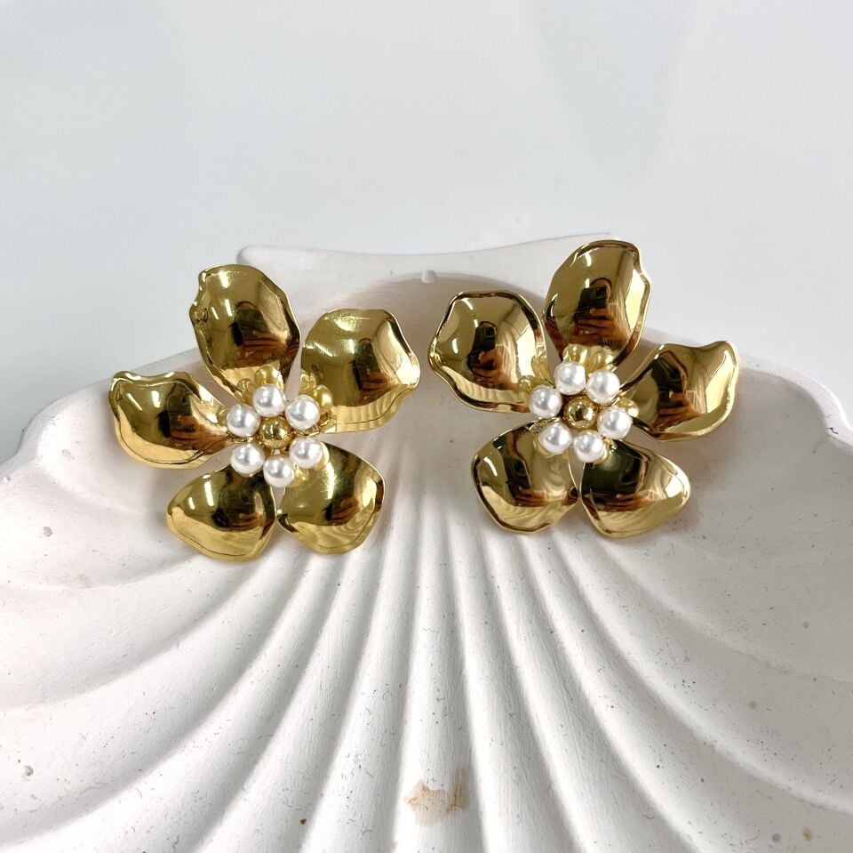 Çelik Çiçek Küpe