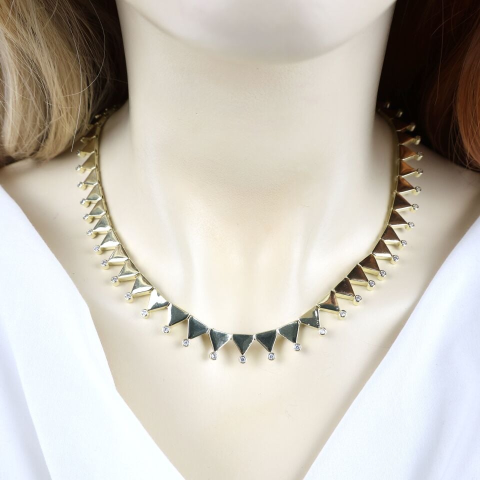 Taşlı Üçgen Sıralı Kolye