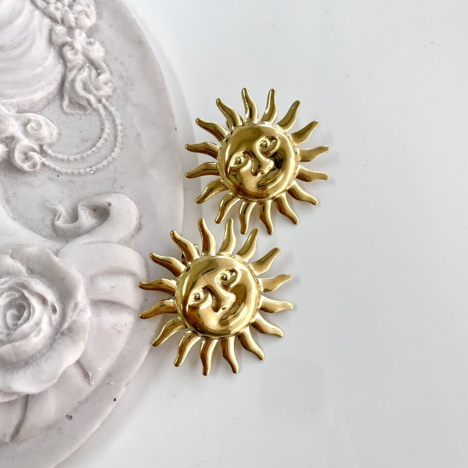 Çelik Güneş Küpe