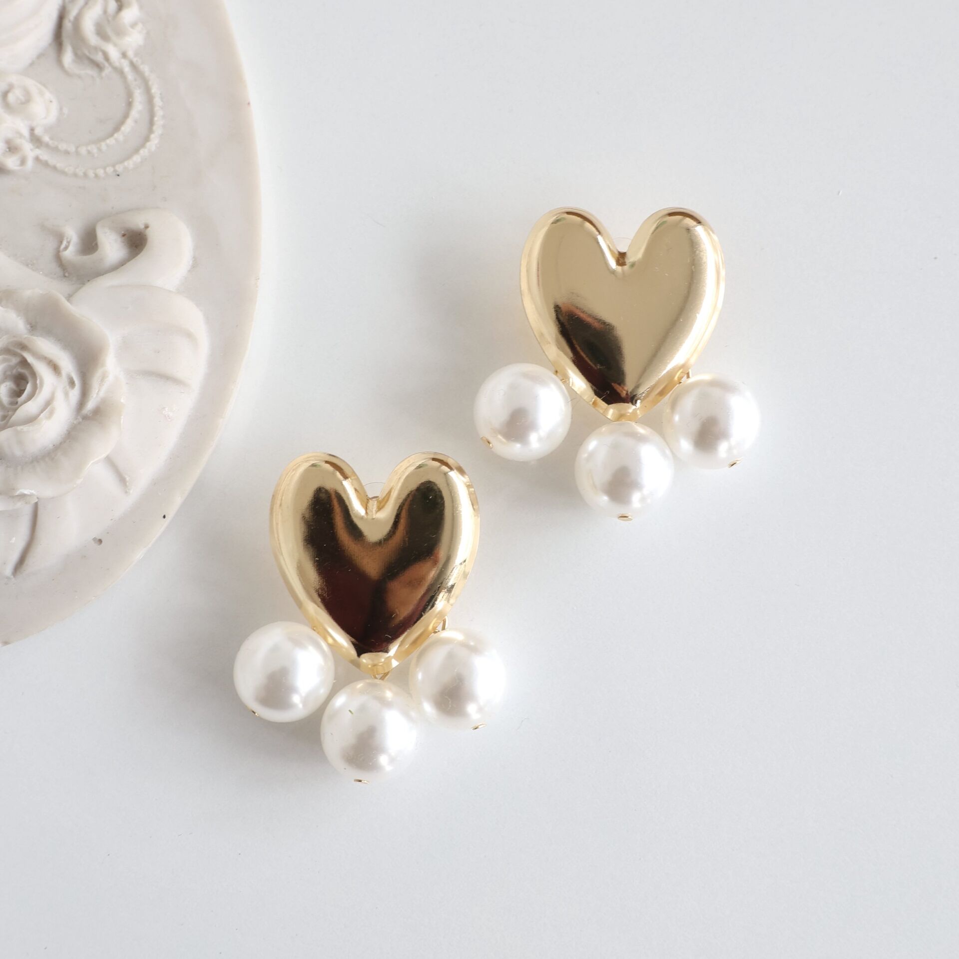 İncili Kalp Plaka Küpe