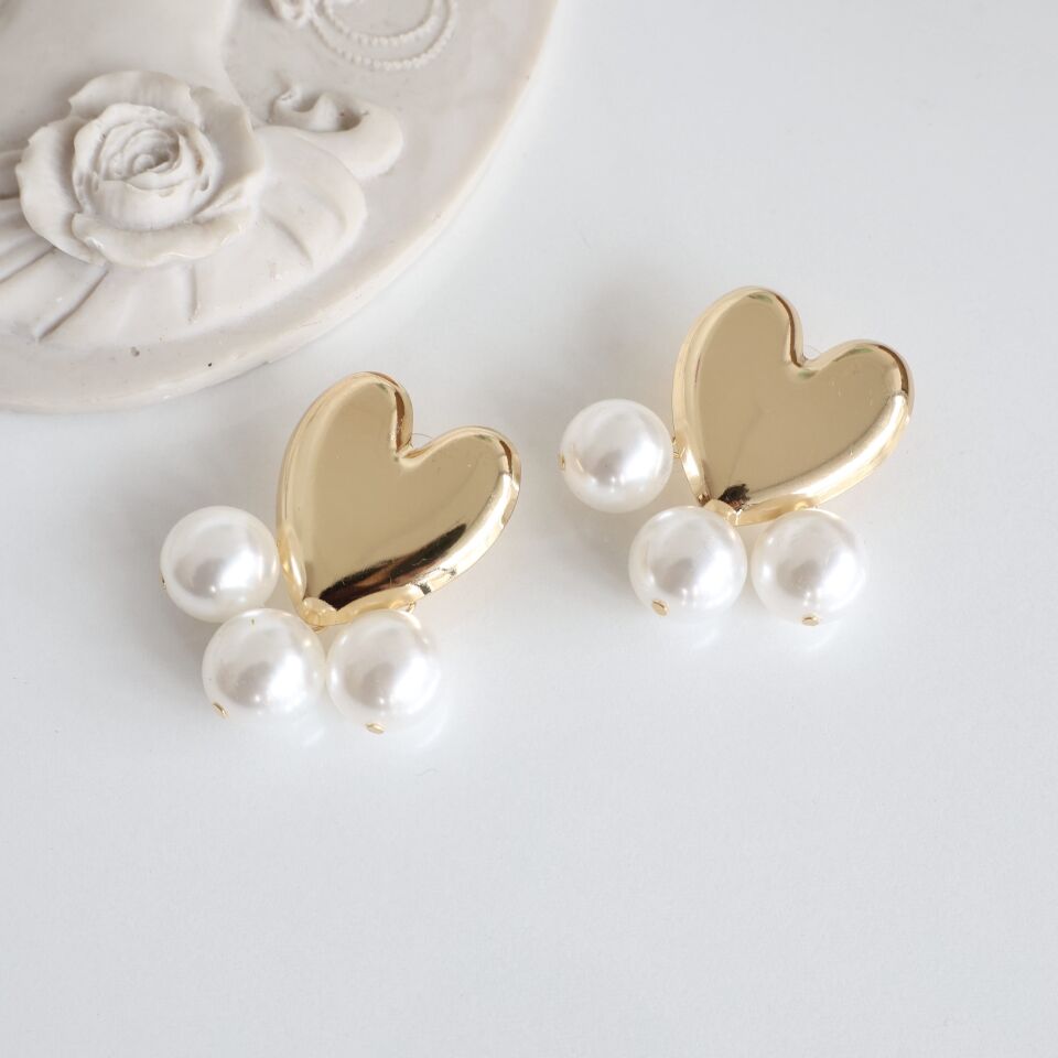 İncili Kalp Plaka Küpe