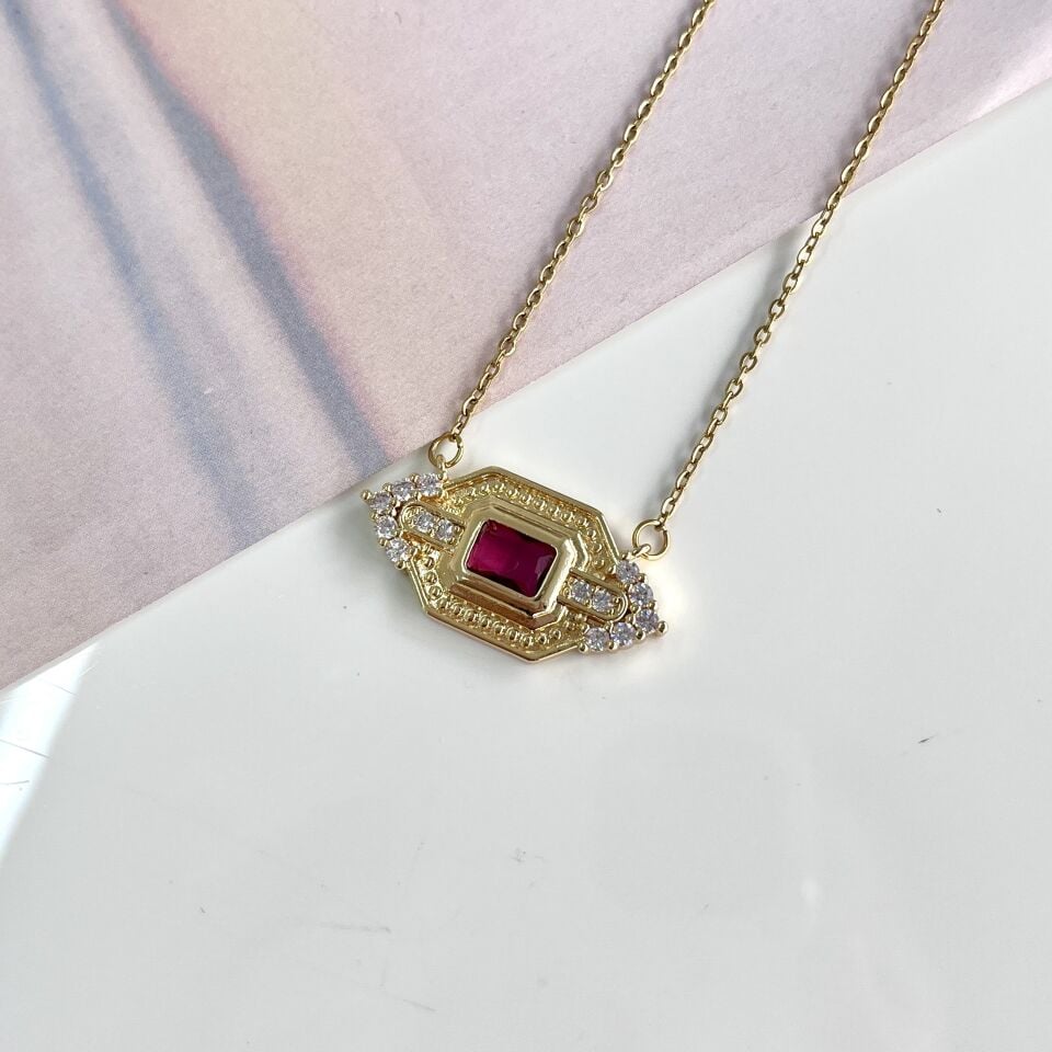 Çelik Pembe Taşlı Kolye