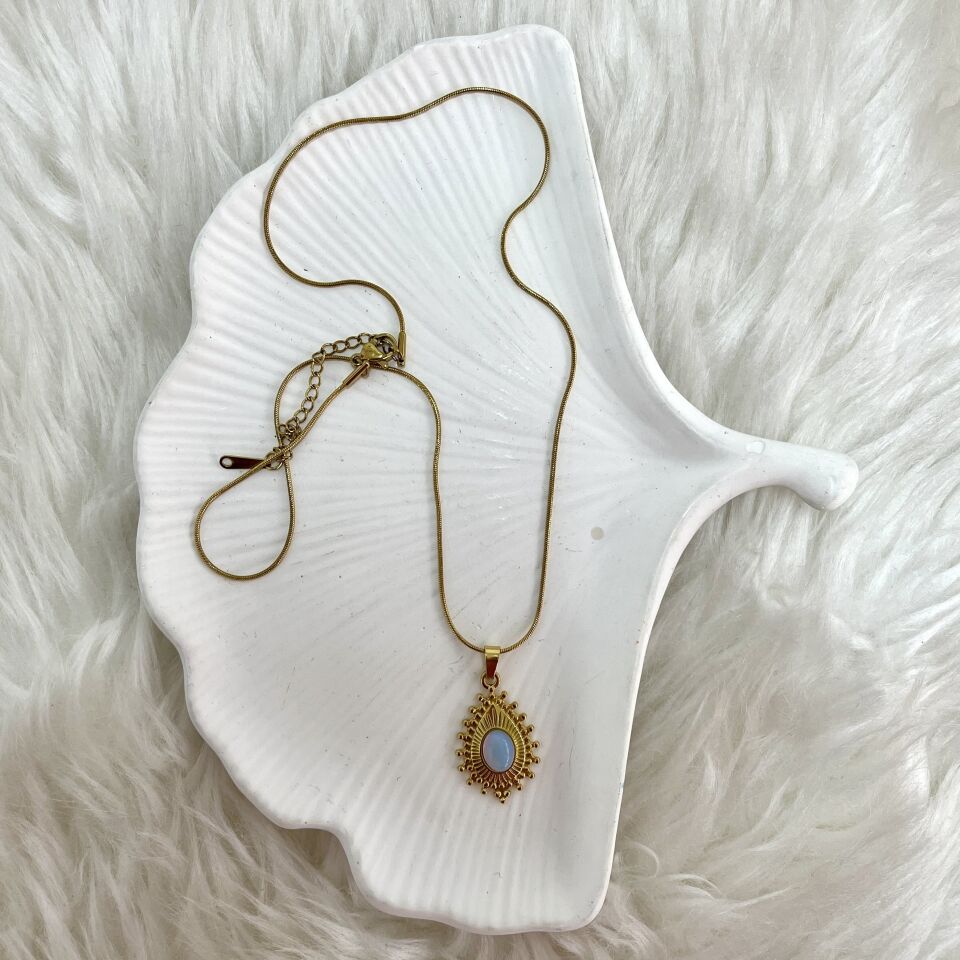 Çelik Ay Taşı Kolye