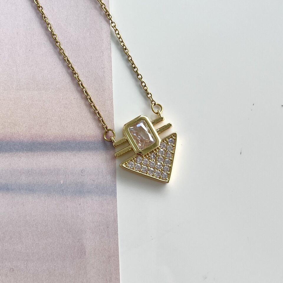 Çelik Beyaz Taşlı Kolye