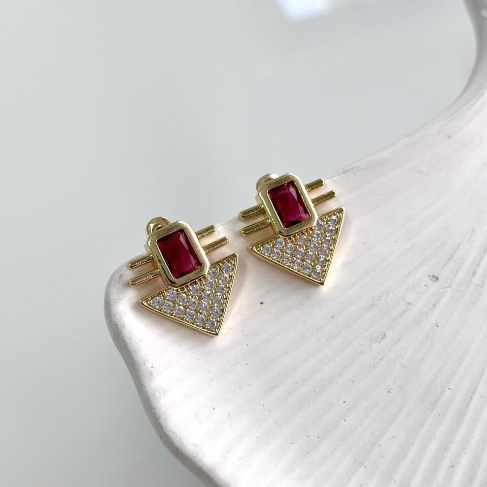 Çelik Pembe Taşlı Küpe