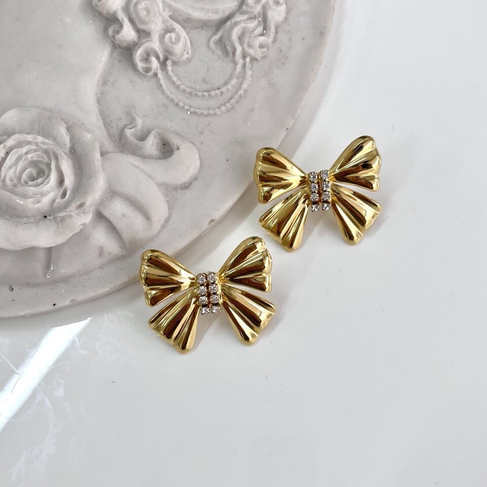 Çelik Taşlı Kurdele Küpe