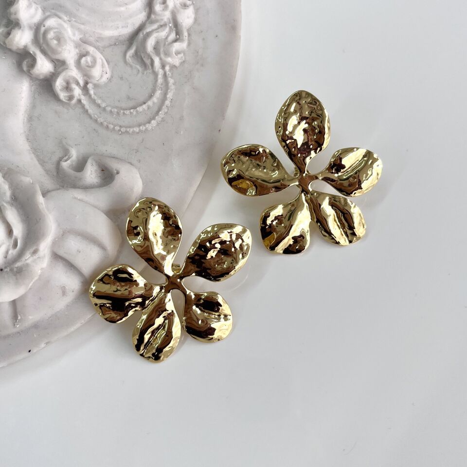 Çelik Çiçek Küpe