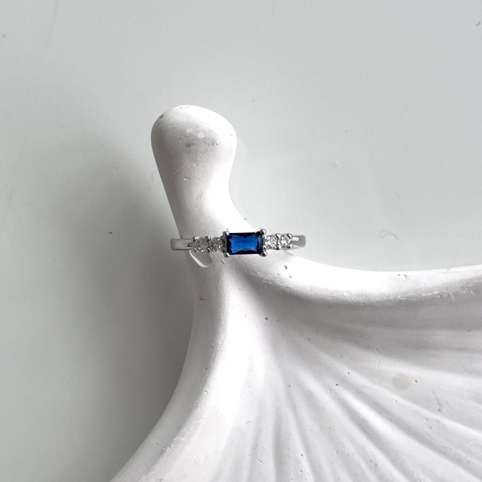 Özel Seri Mavi Taşlı Yüzük