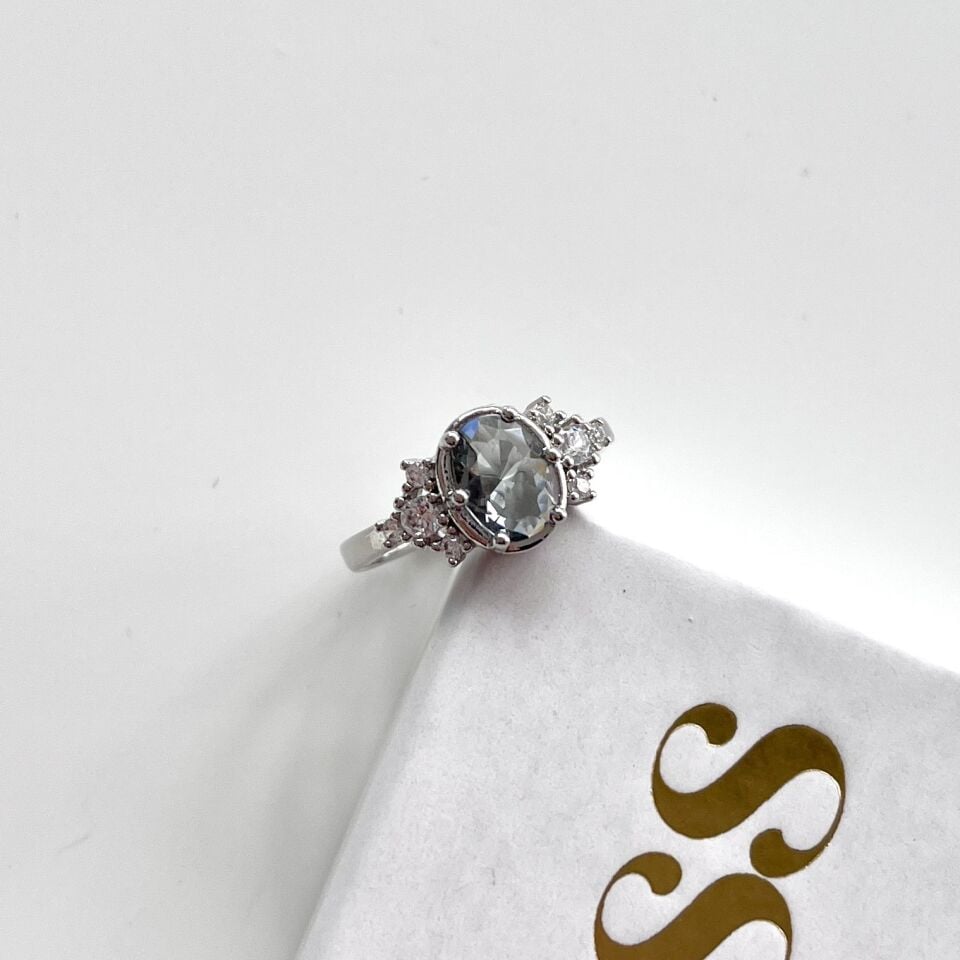 Özel Seri Taşlı Yüzük