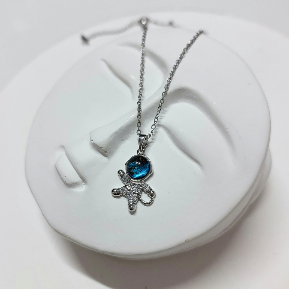 Çelik Astronot Kolye