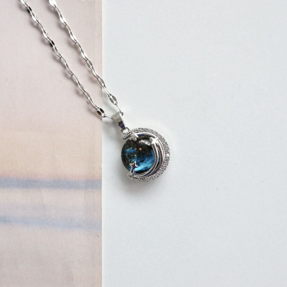 Çelik Gezegen Kolye