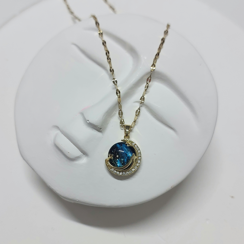 Çelik Gezegen Kolye