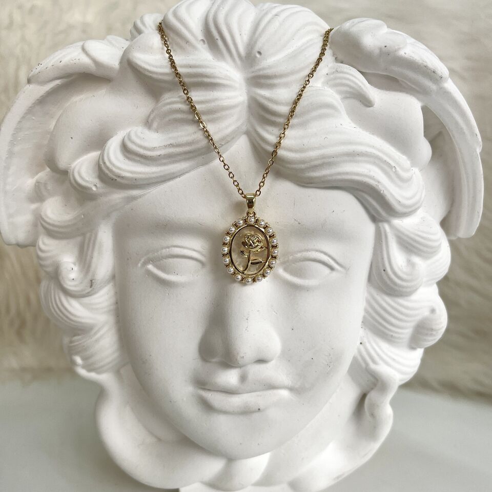 Çelik İnci Detay Gül Kolye