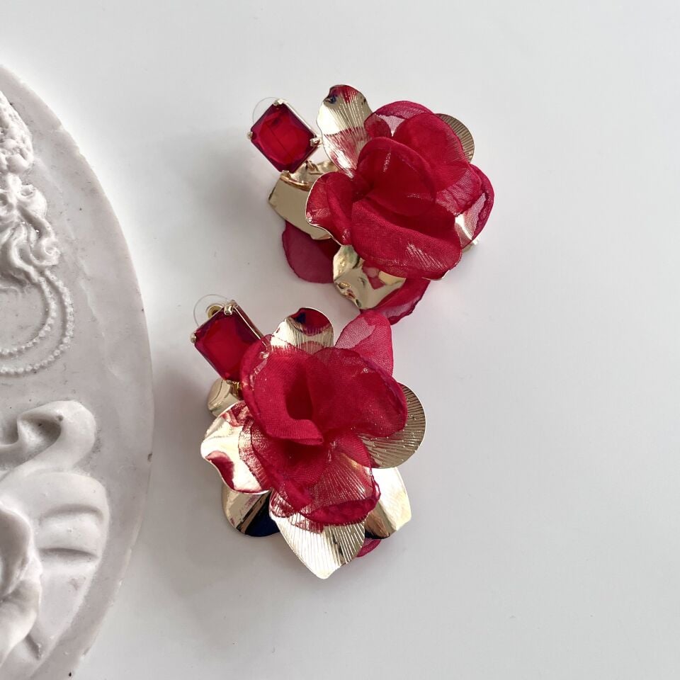 İthal Kırmızı Tüllü Çiçek Küpe