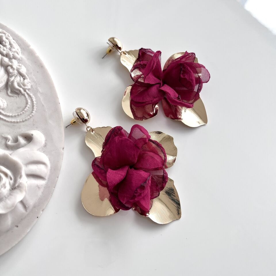 Özel Seri Kırmızı Tüllü Küpe