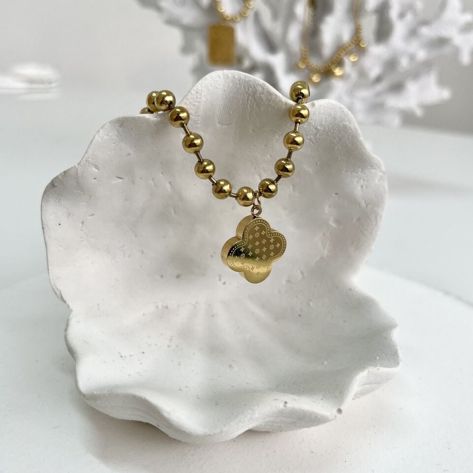 Çelik Desenli Kolye