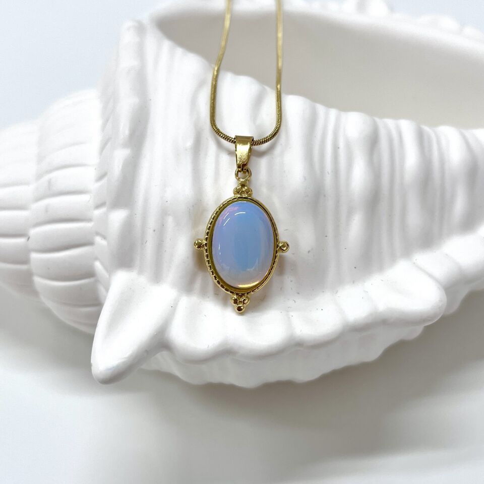 Çelik Ay Taşı Kolye