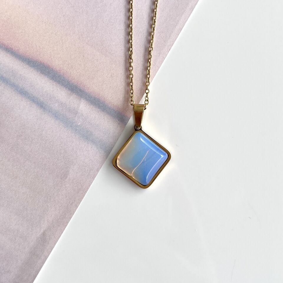 Çelik Ay Taşı Kolye