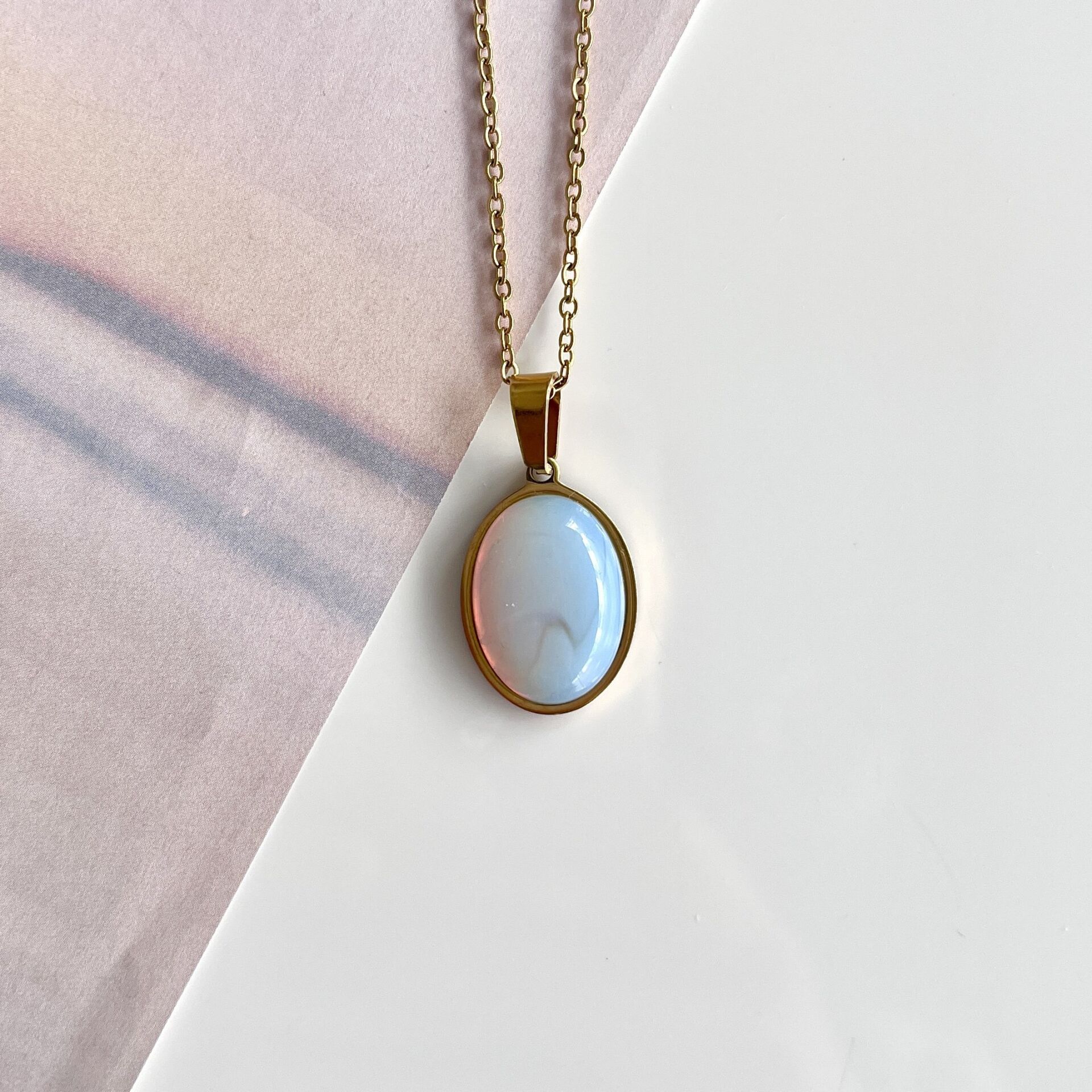 Çelik Ay Taşı Kolye