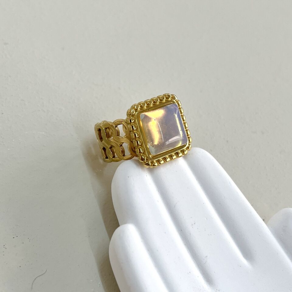 Çelik Ay Taşı Kare Yüzük