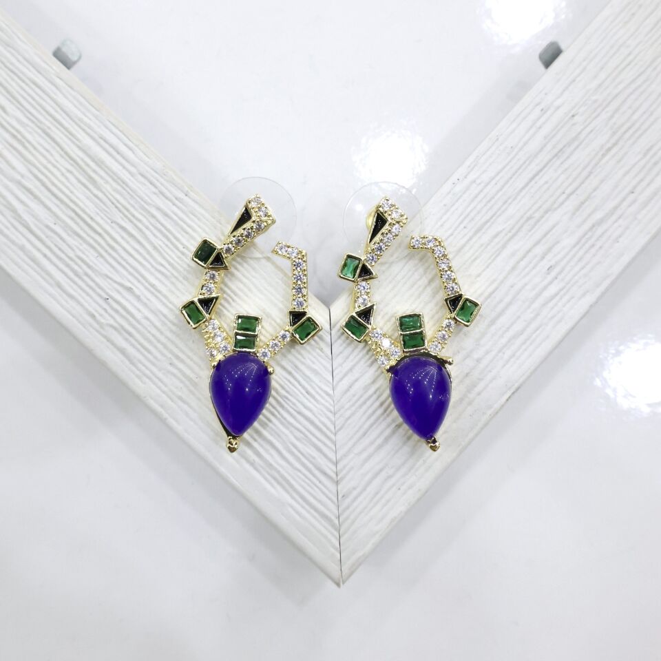 Zirkon Taşlı Küpe