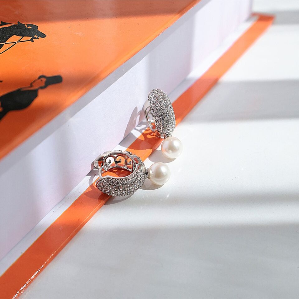 Xuping Zirkon İnci Detaylı Küpe