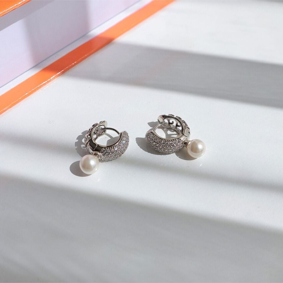 Xuping Zirkon İnci Detaylı Küpe