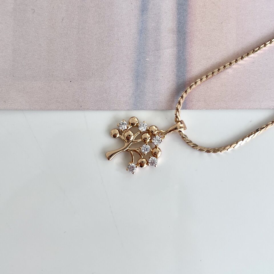 Xuping Taşlı Ağaç Kolye