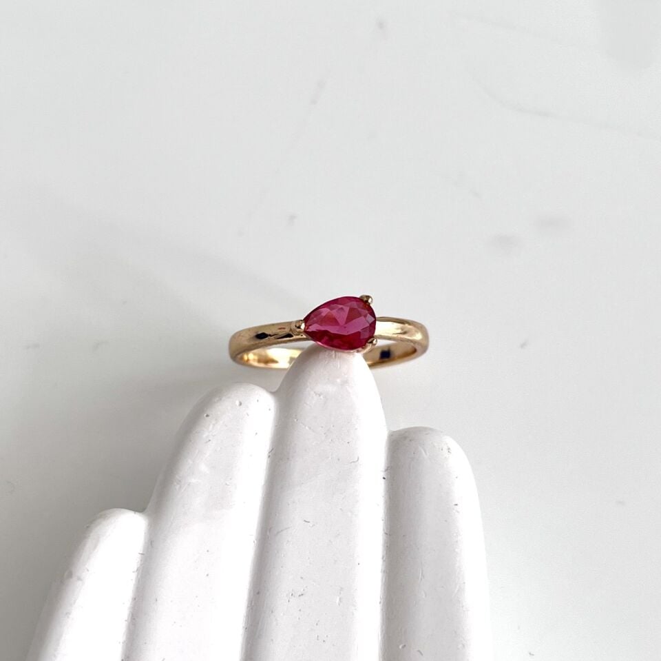 Xuping Tek Taş Kırmızı Yüzük