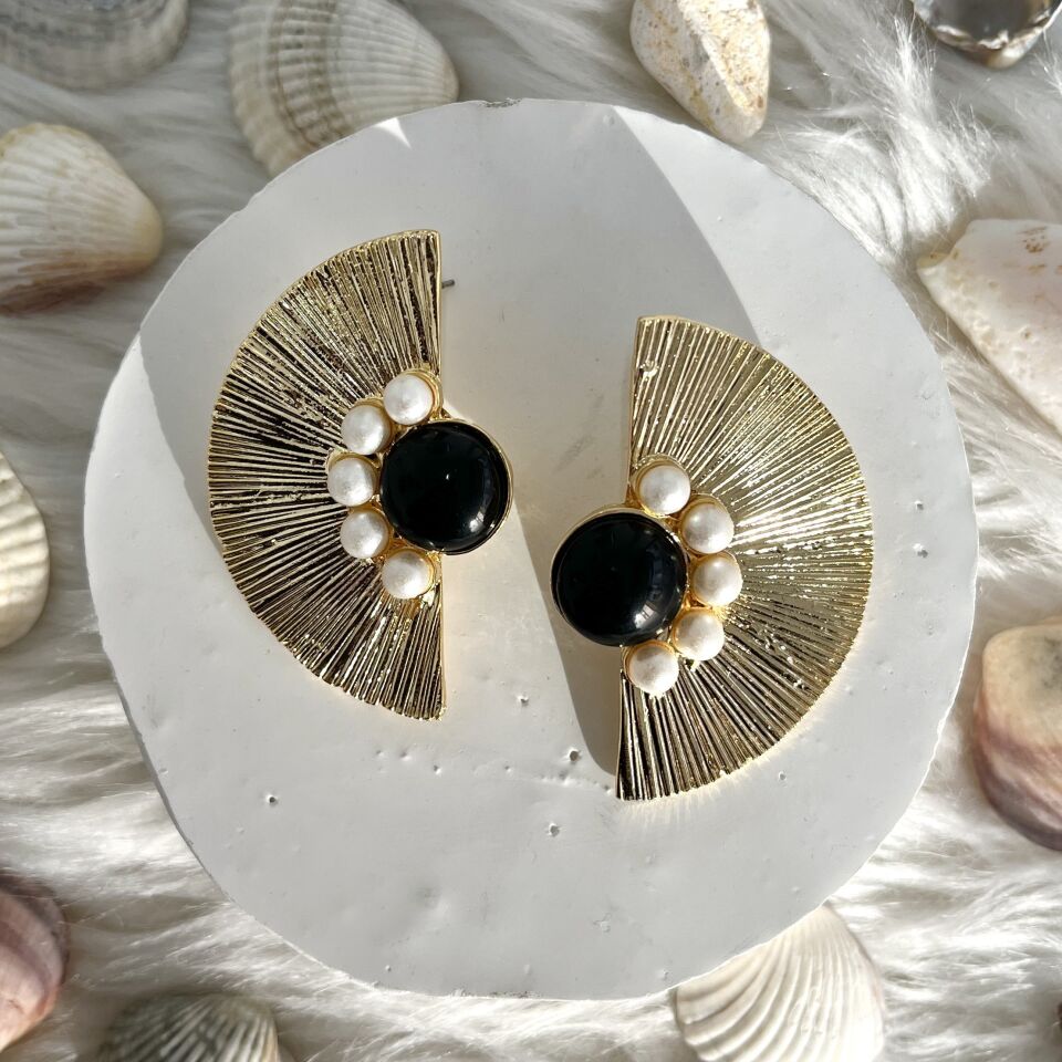 Özel Tasarım Siyah Taşlı Küpe