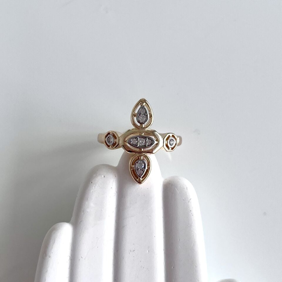 Özel Seri Taşlı Yüzük