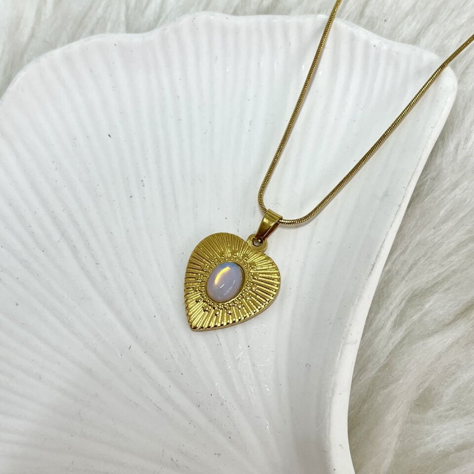 Çelik Ay Taşı Kalp Kolye