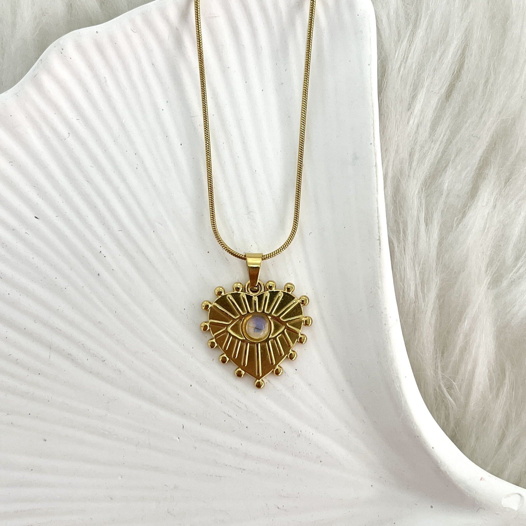 Çelik Ay Taşı Göz Kolye