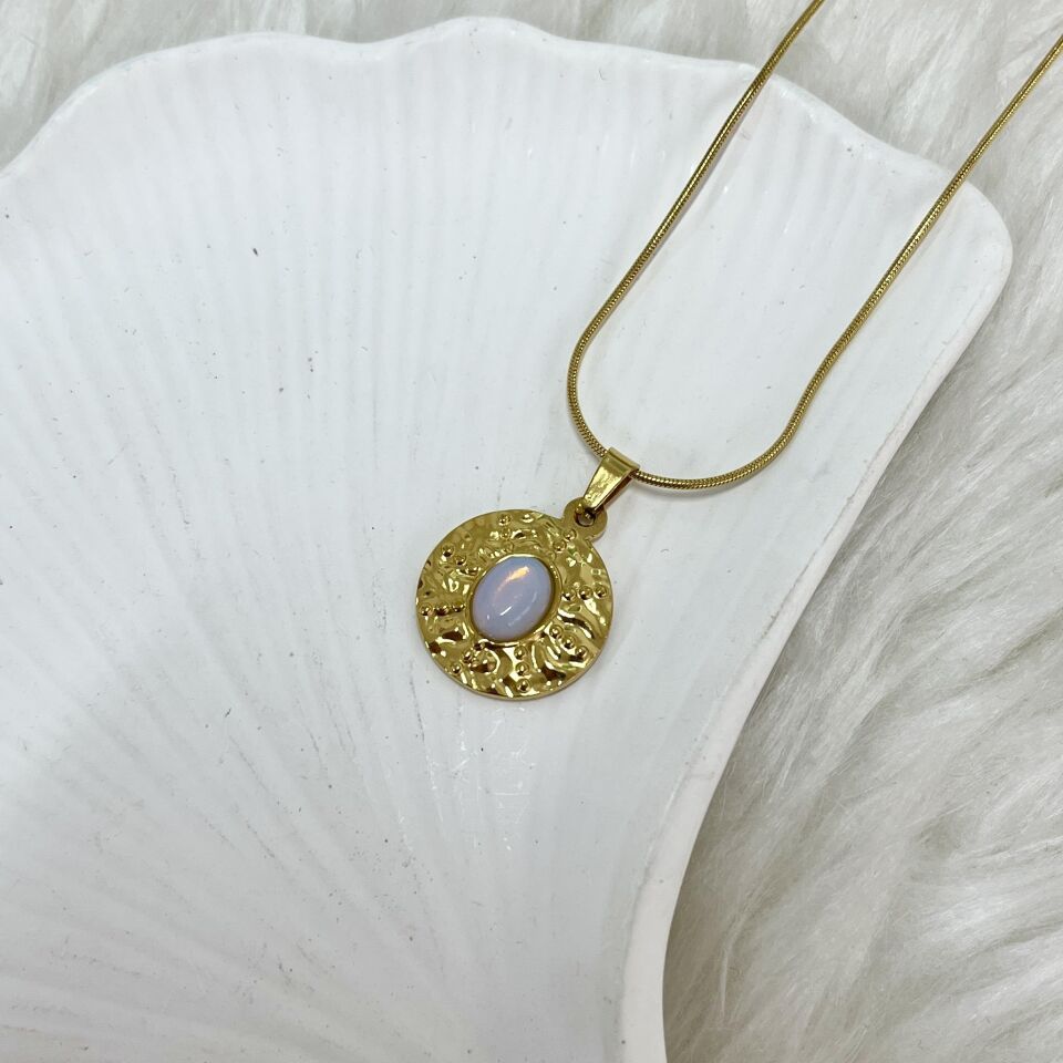 Çelik Ay Taşı Kolye