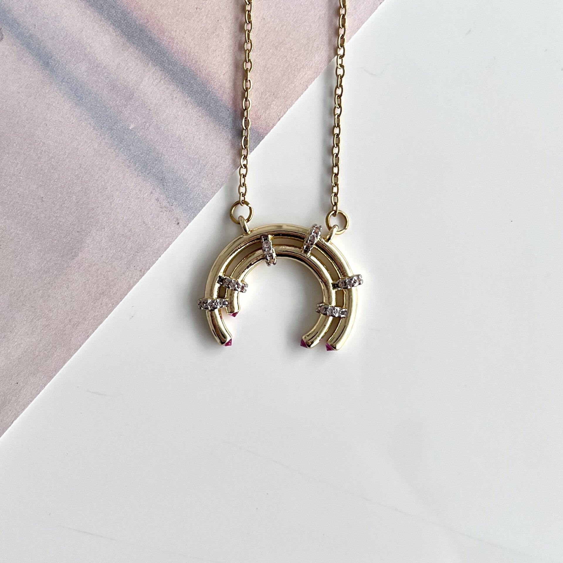 Çelik Taşlı Kolye