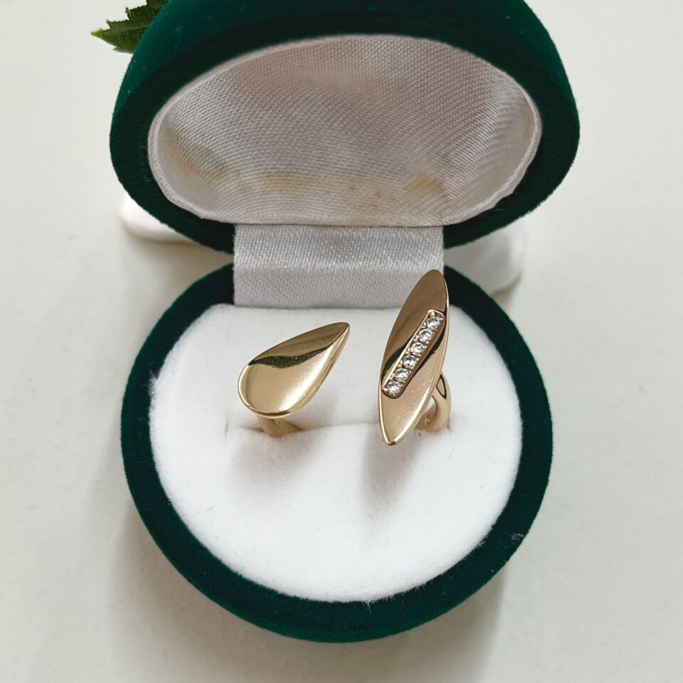 Xuping Taşlı Yüzük